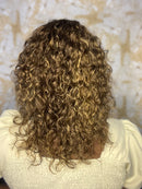 Peruca Wig cabelo humano cacheado cor 4/27 Vanessa 40 cm
