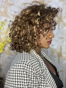 Thais cabelo Natural cor T4/27