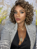 Thais cabelo Natural cor T4/27